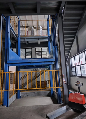 厂房m6平台货梯
